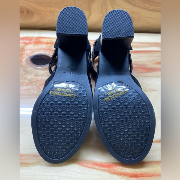 Top Moda Chunky Heel Open Toe Sandal - Picture 9 of 10